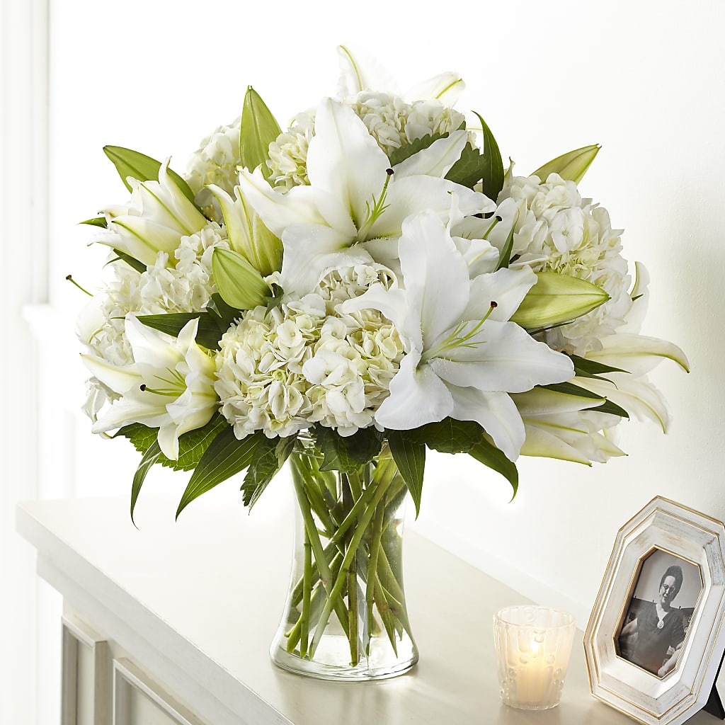 Compassionate Lily Bouquet – FLEURISTE JARDIN D'ANJOU, Anjou PQ