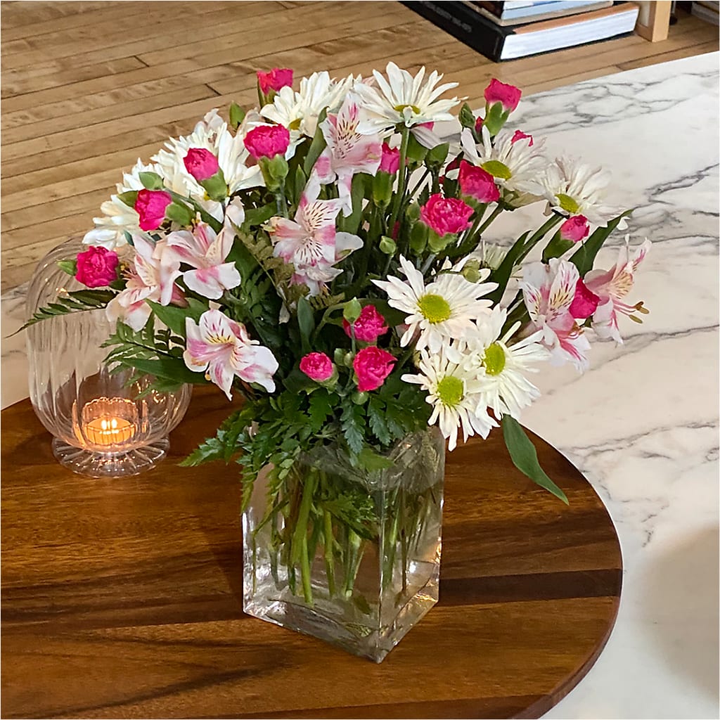 Sweet Surprises® Bouquet – FLEURISTE JARDIN D'ANJOU, Anjou PQ